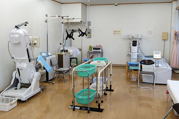 医療法人 阿久津整形外科　リハビリ室